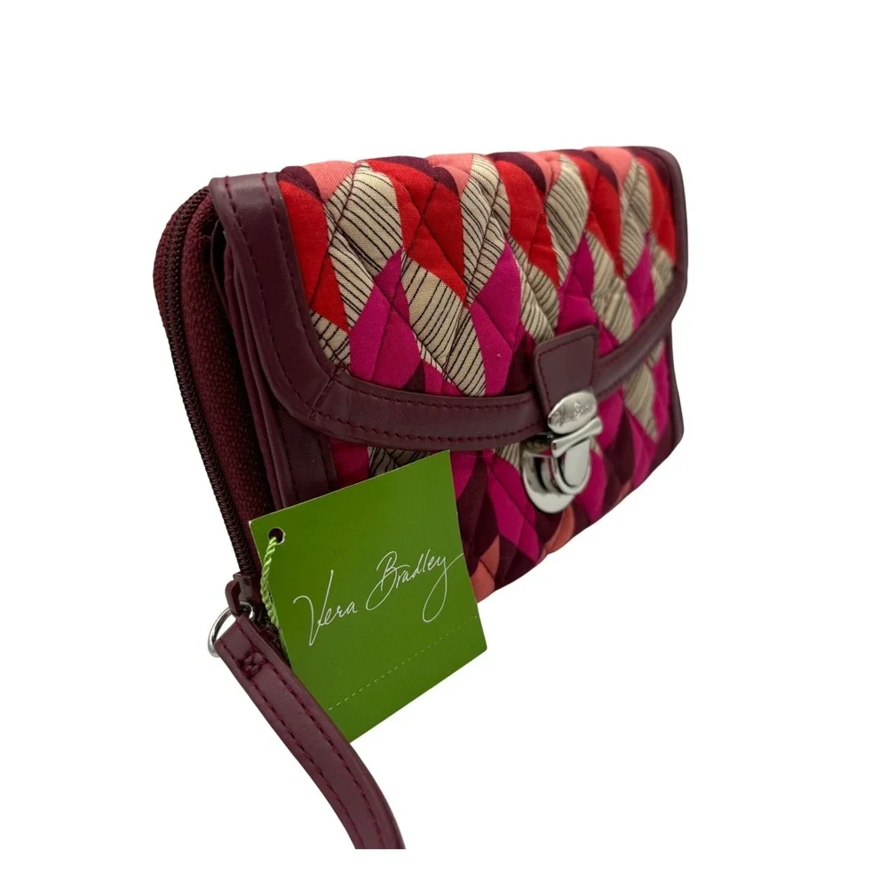 Vera Bradley Wristlet Wallet Womens OS Pink New Geometric Quilted All In One‎